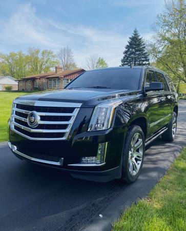 2015 Cadillac Escalade Premium Low Miles - Super Loaded - cars & for sale in Beech Grove, IN – photo 4