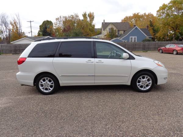 2006 Toyota Sienna XLE Limited - 1 OWNER CAR for sale in Saint Paul, MN – photo 6