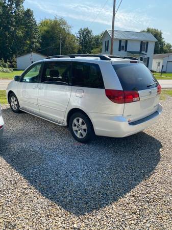2004 Toyota Sienna XLE - cars & trucks - by dealer - vehicle... for sale in Trinway, OH – photo 2
