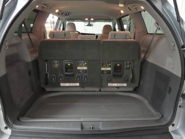 2017 Toyota Sienna LE Wheelchair Van Power Side Entry Ramp -... for sale in Middleville, MI – photo 20