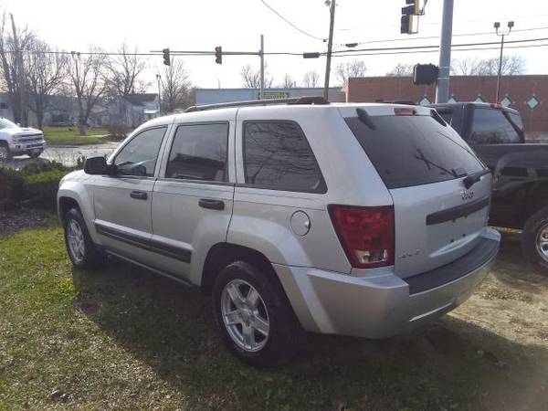 2005 Jeep Grand Cherokee 4dr Laredo 4WD - cars & trucks - by dealer... for sale in Norwalk, OH – photo 3