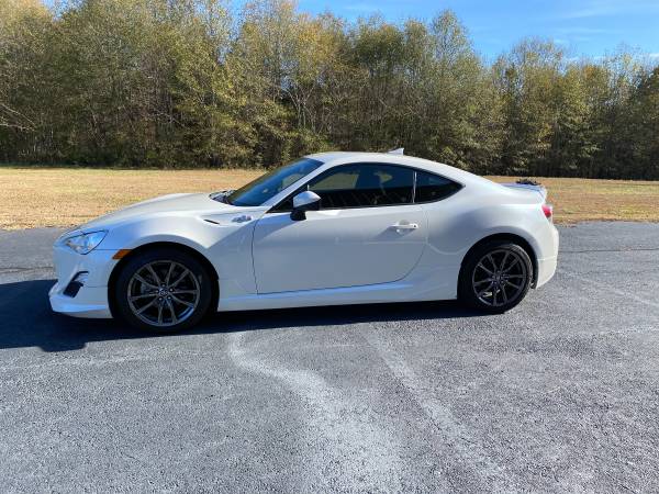 2013 Scion FR-S 6 Speed Manual - cars & trucks - by dealer - vehicle... for sale in Cowpens, NC – photo 5