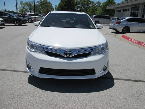 2012 Toyota Camry XLE sedan Super White - - by dealer for sale in Fayetteville, OK – photo 2