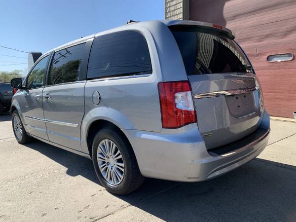 2014 Chrysler Town Country 4dr Wgn Touring w/Leather for sale in Flint, MI – photo 4