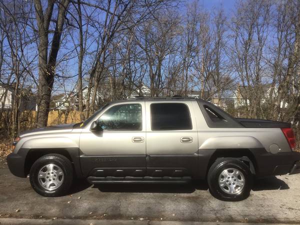 2003 Chevy Avalanche - cars & trucks - by dealer - vehicle... for sale in Waukesha, WI – photo 2