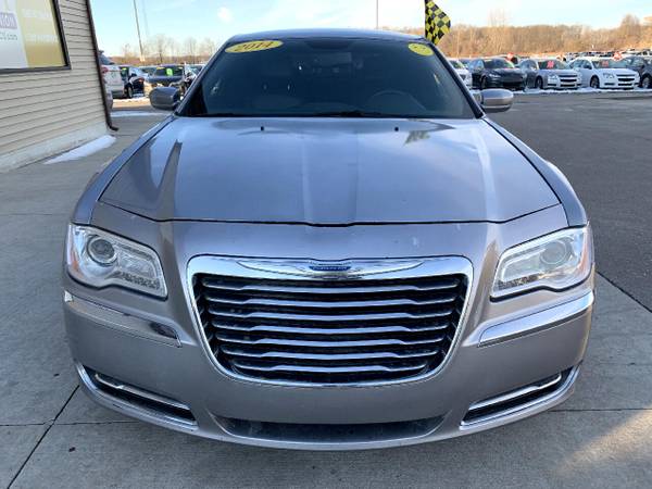 2014 Chrysler 300 4dr Sdn RWD - - by dealer - vehicle for sale in Chesaning, MI – photo 24