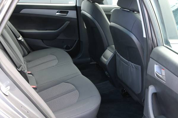 2019 Hyundai Sonata SE. Blind Spot Monitor, Bluetooth, 12k Miles -... for sale in Eureka, CA – photo 18