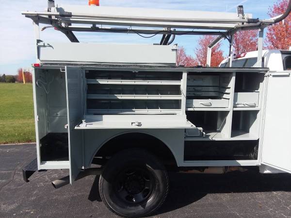 2002 Chevrolet 2500 HD Utility Service Work Utility Mechanics Truck... for sale in Gilberts, KY – photo 4