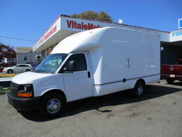 2010 Chevrolet Express Commercial Cutaway 3500 14 FOOT BOX TRUCK for sale in South Amboy, MD – photo 2
