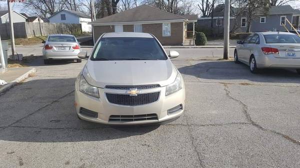 2011 Chevy Cruze, Runs Great! Cold Air! Gas Saver! Extra Clean! for sale in New Albany, KY – photo 3