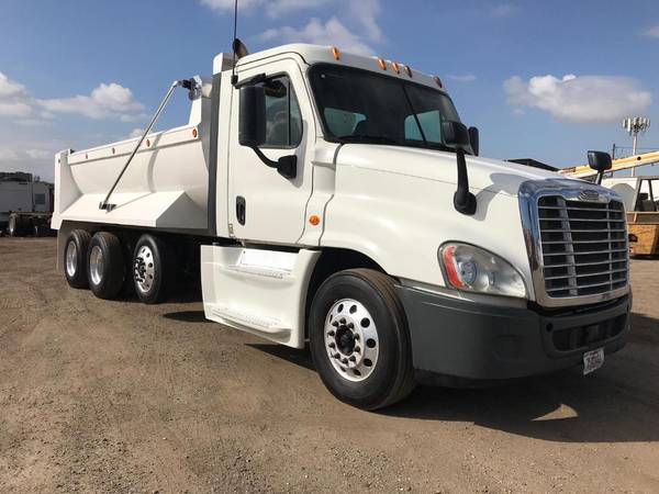 2014 FREIGHTLINER CASCADIA for sale in Bakersfield, CA – photo 4