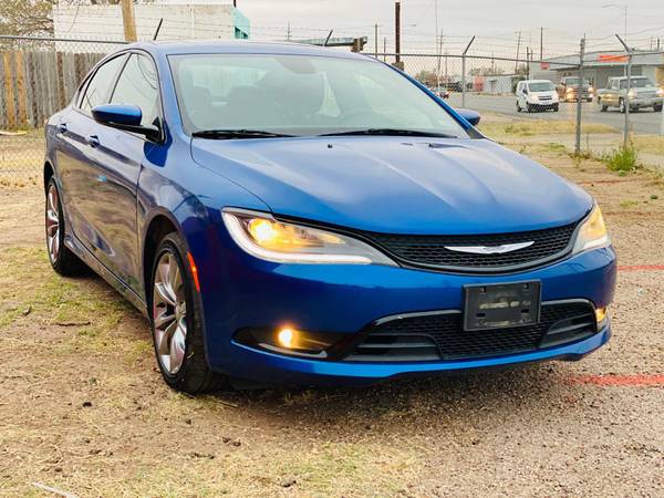 2015 CHRYSLER 200 S fully loaded equipped with 75000 - cars & trucks... for sale in Lubbock, TX