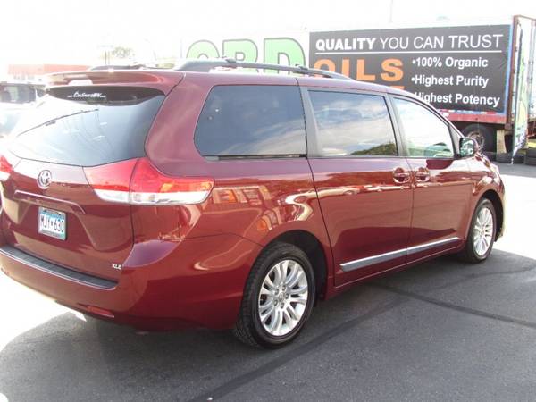 2012 Toyota Sienna 5dr 7-Pass Van V6 XLE AAS FWD for sale in ST Cloud, MN – photo 18
