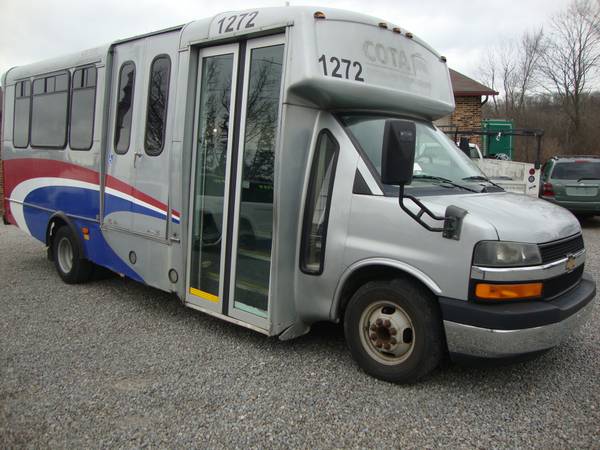 2012 CHEVROLET EXPRESS G4500 - cars & trucks - by dealer - vehicle... for sale in Mansfield, OH – photo 7