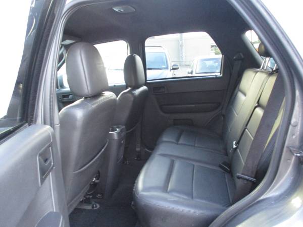 2009 ford Escape XLT 4WD, Leather inside - - by for sale in Roanoke, VA – photo 11
