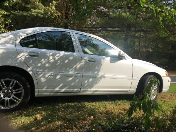 2008 White Volvo S60 for sale in PLUMSTEADVILLE, PA – photo 4