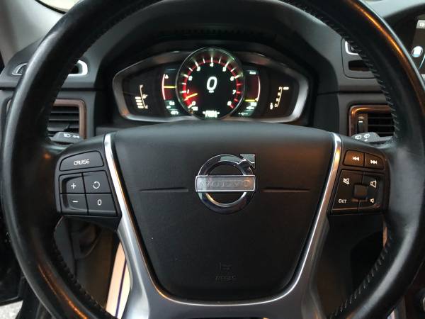 2014 VOLVO XC70 AWD T6 - cars & trucks - by dealer - vehicle... for sale in Williston, VT – photo 23