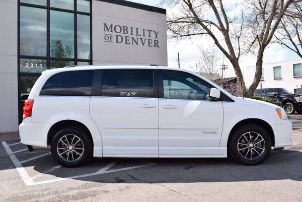 2017 Dodge Grand Caravan SXT Wagon WHITE - - by for sale in Denver, NE – photo 4