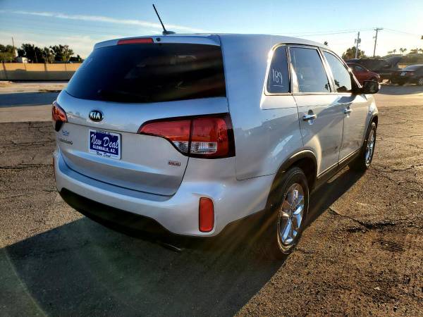 2015 Kia Sorento 2WD 4dr I4 LX FREE CARFAX ON EVERY VEHICLE - cars & for sale in Glendale, AZ – photo 4