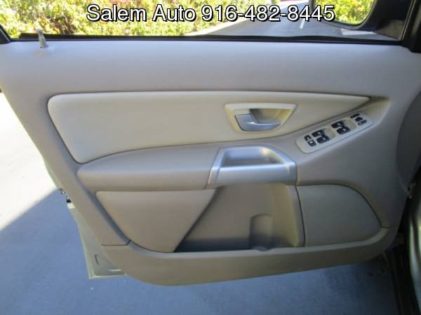 2005 Volvo XC90 AWD - THIRD ROW SEAT - LEATHER AND HEATED SEATS -... for sale in Sacramento , CA – photo 15