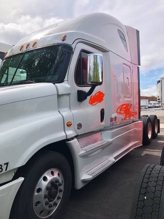 2015 Freightliner Cascadia for sale in Saint Louis, MO – photo 2