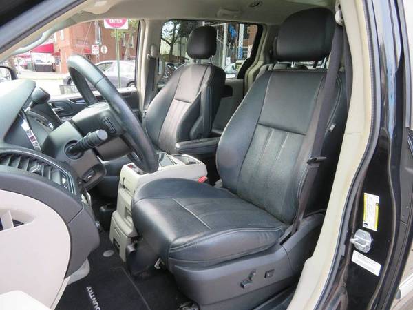 2013 Chrysler Town & Country Touring Minivan !Loaded!1 Owner! for sale in Brooklyn, NY – photo 9