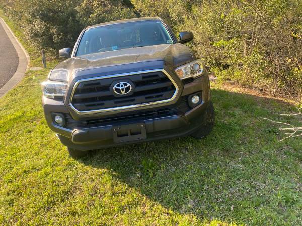 2017 Toyota Tacoma SR5 4door 4X4 like new - - by for sale in Henrico, VA – photo 20