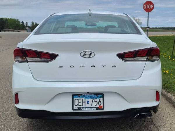 2018 Hyundai Sonata SEL CLEAN - - by dealer for sale in Mabel, MN – photo 5