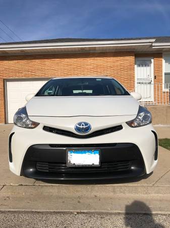 2017 Toyota Prius V (41 MPG) - cars & trucks - by owner - vehicle... for sale in Schiller Park, IL – photo 2