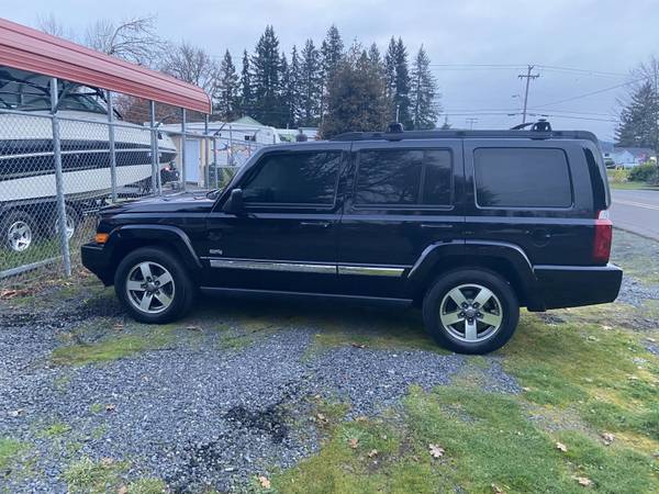 2006 Jeep Commander 4dr 4WD with Body color fascias for sale in Sweet Home, OR – photo 3