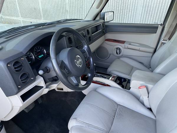 2006 JEEP COMMANDER LIMITED HEMI ENGINE - - by dealer for sale in Arleta, CA – photo 14