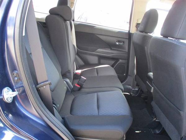 2014 Mitsubishi Outlander SE S-AWC - - by dealer for sale in Somersworth , NH – photo 13