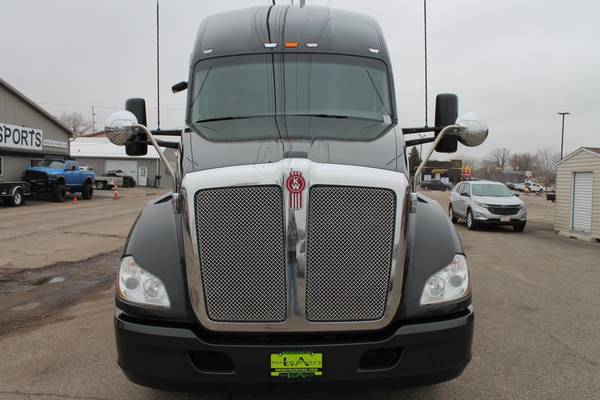 2015 KENWORTH T680 DOUBLE BUNK NEW TIRES AUTOMATIC NAV 455 HP PACCAR... for sale in WINDOM, MN – photo 7