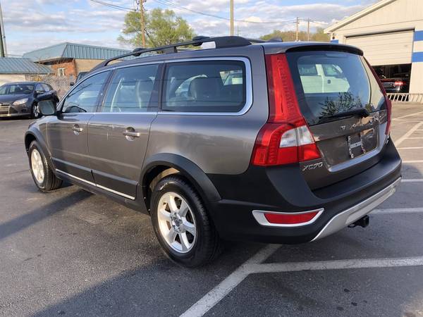 Web special! 2010 Volvo XC70 - - by dealer - vehicle for sale in Louisville, KY – photo 2