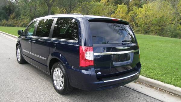 2013 Chrysler Town&Country Touring Leather+Dvd Backup Cam 59000 Miles for sale in West Allis/Milwaukee, WI – photo 2