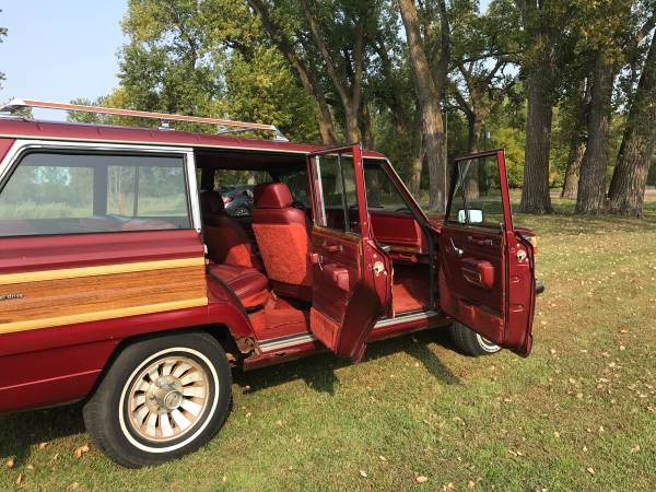 1985 Jeep Grand Waggoneer For Sale - cars & trucks - by owner -... for sale in Flandreau, SD – photo 5