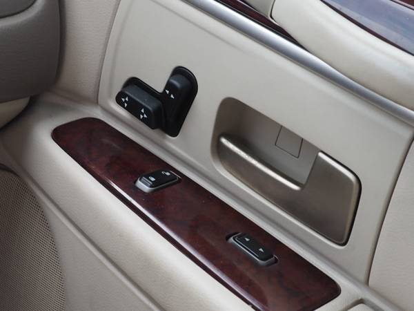 2004 Lincoln Town Car Signature - - by dealer for sale in Inver Grove Heights, MN – photo 18