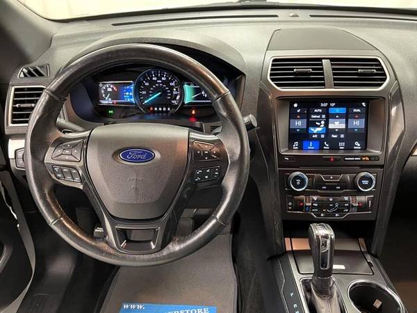 2017 Ford Explorer XLT clean 3rd row - - by for sale in Saint Marys, OH – photo 6