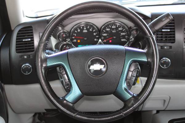 2007 Chevrolet Silverado-1500 LT Crew Cab 4WD, Clean, Sharp Looking... for sale in Omaha, IA – photo 19