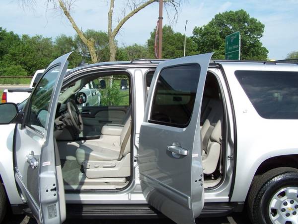 2010 CHEVROLET SUBURBAN 4X4 SUV 3RD ROW TV/DVD LOADED CLEAN RUST FREE for sale in Joliet, IL – photo 7