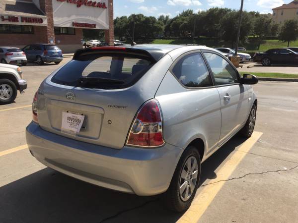 ‘08 HYUNDAI Accent Hatchback for sale in Denton, TX – photo 2