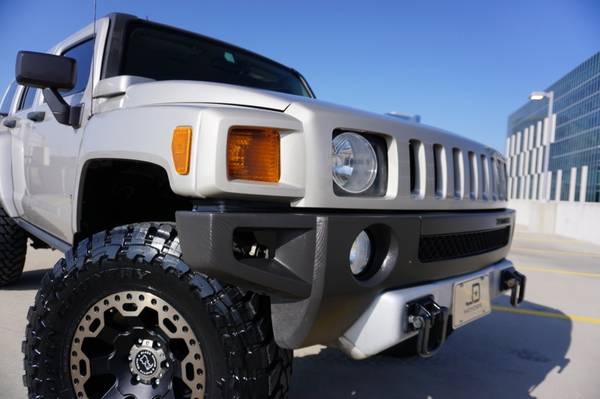 2008 HUMMER H3 Lifted 4WD SUV Custom Wheels Look Inside - cars for sale in Austin, TX – photo 11