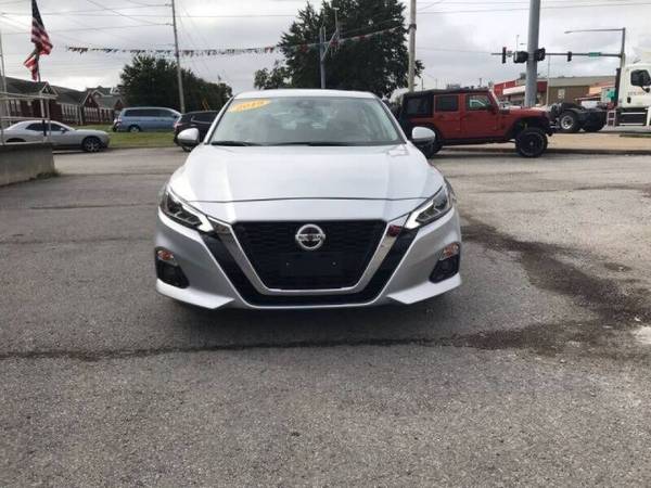 2019 Nissan Altima +++ super nice car +++ guaranteed financing for sale in Lowell, AR – photo 2