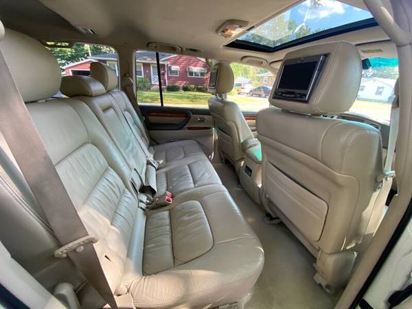 2004 Lexus LX 470: 4WD DVD SUNROOF NAVI 3rd Row Seating for sale in Madison, WI – photo 17