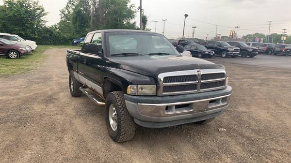 2000 Dodge Ram 1500 4x4 4WD Truck Quad Cab Short Bed Extended Cab for sale in Cleves, OH – photo 3