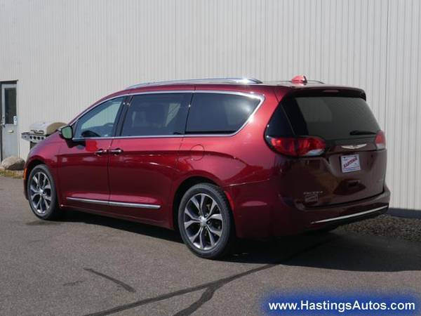 2017 Chrysler Pacifica Limited for sale in Hastings, MN – photo 3