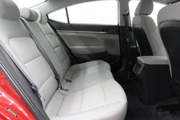 2017 Hyundai Elantra SE sedan Red for sale in Farmington, AR – photo 16