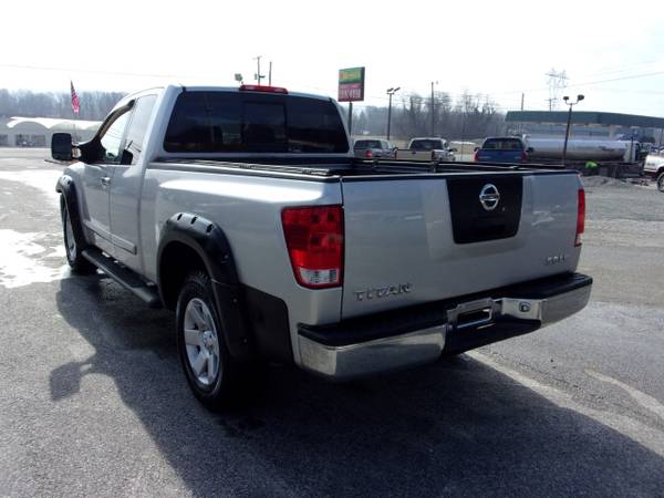 2004 Nissan Titan LE King Cab 4WD - - by dealer for sale in York, PA – photo 3