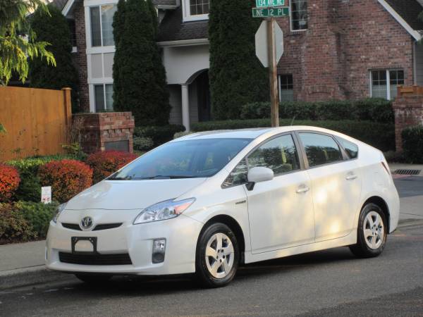 2011 TOYOTA PRIUS *LIKE NEW*BEAUTIFUL ! - cars & trucks - by dealer... for sale in Bellevue, WA – photo 5