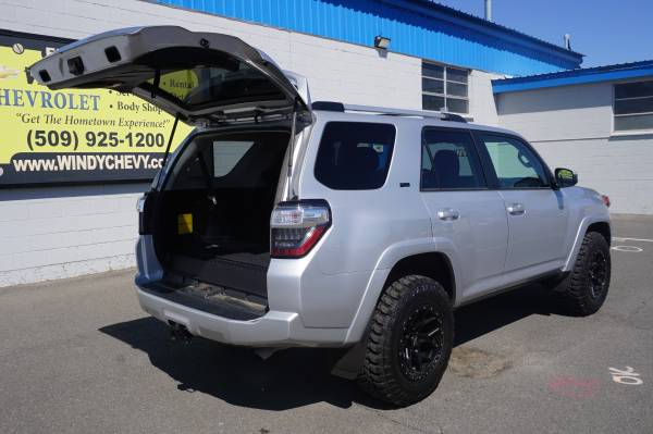2019 Toyota 4Runner SR5 4X4 w/3rd Row LOW MILES for sale in Kittitas, OR – photo 8